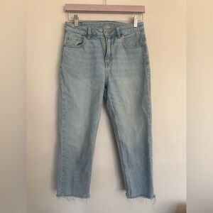 American Eagle Mom Jeans Size 4 Short Raw Hem Light Wash
